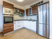 Pěkný nezařízený/č. zařízený 1+1, 45 m2 + terasa! - Foto 6