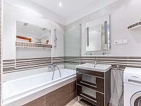 Pěkný nezařízený/č. zařízený 1+1, 45 m2 + terasa! - Foto 8