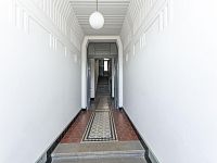 Klidný zařízený 2+kk v secesním domě, 45 m2, Karlín - Foto 7