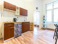 Klidný zařízený 2+kk v secesním domě, 45 m2, Karlín - Foto 3