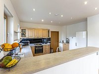 RD 350 m2 se zahradou 489 m2, Požárnická, Praha - Nebušice - Nebusice vila u kostela_17.JPG