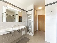 RD 350 m2 se zahradou 489 m2, Požárnická, Praha - Nebušice - Nebusice vila u kostela_24.JPG