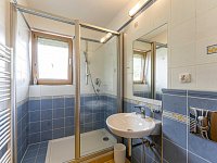 RD 350 m2 se zahradou 489 m2, Požárnická, Praha - Nebušice - Nebusice vila u kostela_3.JPG