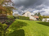 RD 350 m2 se zahradou 489 m2, Požárnická, Praha - Nebušice - Nebusice vila u kostela_40.JPG