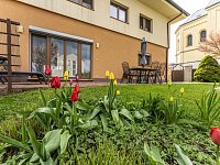 RD 350 m2 se zahradou 489 m2, Požárnická, Praha - Nebušice - Nebusice vila u kostela_43.JPG