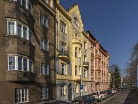 Klidný zařízený 2+kk v secesním domě do vnitrobloku, 45 m2, Karlín - U Invalidovny.JPG