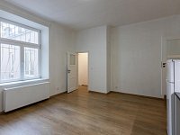 Pronájem nezařízeného bytu 1+kk, 29 m2, Praha 1 - 02.jpg