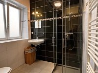 Pronájem vybaveného bytu 1+kk, 29 m2, Praha 1 - 03.JPG