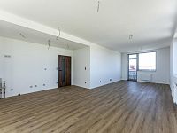 Prostorný 3kk v novostavbě, 86m2 s výhledem na horu Říp