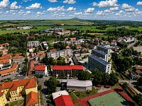 Prostorný 3kk v novostavbě, 86m2 s výhledem na horu Říp - Velvary_dron.jpg