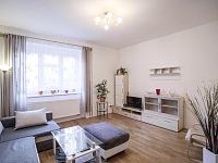 Pěkný světlý nezař. 1+kk/34m2, Praha 8 - metro Kobylisy/Palmovka
