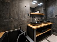 Prodej stylového bytu 4+kk 80m2 s terasou 28m2 v novostavbě s bazénem a zahradou 185 m² - Pricna_Vcelna16