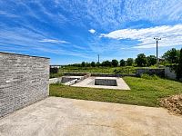 Prodej stylového bytu 4+kk 80m2 s terasou 28m2 v novostavbě s bazénem a zahradou 185 m² - Pricna_Vcelna22