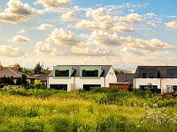 Prodej stylového bytu 4+kk 80m2 s terasou 28m2 v novostavbě s bazénem a zahradou 185 m² - Pricna_Vcelna3