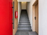 Prodej stylového bytu 4+kk 80m2 s terasou 28m2 v novostavbě s bazénem a zahradou 185 m² - Pricna_Vcelna5