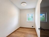 Prodej stylového bytu 4+kk 80m2 s terasou 28m2 v novostavbě s bazénem a zahradou 185 m² - Pricna_Vcelna8