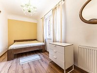 Krásný 2+kk 1. patro, 50 m2, s terasou v ulici Mostecká u Karlova mostu - Mosteck_8.JPG
