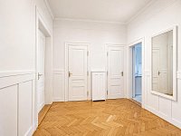 Stylové bydlení na Vinohradech s výhledem na Prahu, balkonem a možností parkování - Dykova 31_11