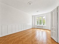 Stylové bydlení na Vinohradech s výhledem na Prahu, balkonem a možností parkování - Dykova 31_15