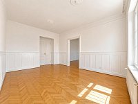 Stylové bydlení na Vinohradech s výhledem na Prahu, balkonem a možností parkování - Dykova 31_17