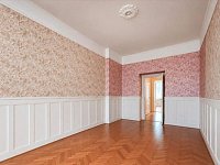 Stylové bydlení na Vinohradech s výhledem na Prahu, balkonem a možností parkování - Snimek obrazovky 2026-08-10 v 19.12.14
