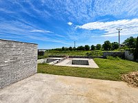 Prodej stylového bytu 4+kk 80m2 na Včelné s terasou 28m2 v novostavbě s bazénem a zahradou 185 m and sup - Pricna_Vcelna22