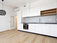 Dlouhodobý pronájem 2+kk, 33 m2, Praha 8 Karlín