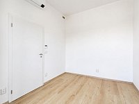 Dlouhodobý pronájem 2+kk, 33 m2, Praha 8 Karlín - 3.A