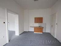 Dvě  průchozí kanceláře s parkováním nedaleko centra Liberce  - Foto 4