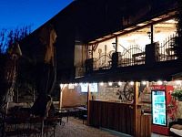 Prodej zavedené restaurace s ubytováním a venkovní terasou 1517 m2, Postoloprty ulice Masarykova - 20240515_213956.jpg