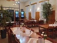 Prodej zavedené restaurace s ubytováním a venkovní terasou 1517 m2, Postoloprty ulice Masarykova - 313D71C1-6E64-4171-AD8D-8563E304CFF3.jpeg