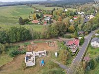 Prodej stavebního pozemku se základovou deskou a studnou v Arnolticích, 1230 m2