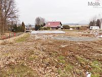 Prodej stavebního pozemku se základovou deskou a studnou v Arnolticích, 1230 m2