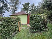 Chata s bazénem, obec Křesín, kat. území Levousy - Foto 18