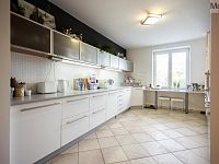 Dům se dvěma komerčními prostory a bytem 5+1, Litvínov - Foto 3