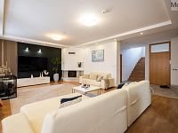 Dům se dvěma komerčními prostory a bytem 5+1, Litvínov - Foto 6