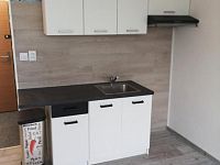 Pronájem byt 1+kk ploch 28 m2, balkon, Klášterec nad Ohří, Budovatelská - Foto 3