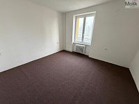 Byt 1+1, ul. Tř. Budovatelů - Foto 3