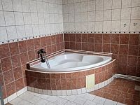 Pronájem bytu 3+1, 103 m2, Lom, ul. nám. Republiky  - Foto 3