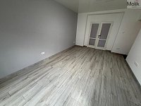 Byt 3+1 s francouzským oknem, ul. P. Jilemnického - Foto 8