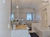 Prodej rodinného domu 96m2 s garáží a pozemkem 280 m2 v Palackého ulici v Dubí - DSCN9096a.jpg