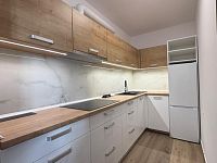 Pronájem zrekonstruovaného bytu 2+kk, ul. Na Příkopech, Chomutov - IMG-20260404-WA0001.jpg