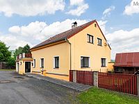 Prodej rodinného domu se dvěma bytovými jednotkami a zahradou v Dubí - Drahůnky - DSC01220.jpg
