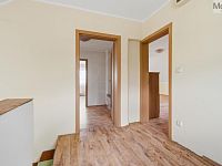 Prodej rodinného domu se dvěma bytovými jednotkami a zahradou v Dubí - Drahůnky - DSC01328.jpg
