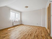 Prodej rodinného domu se dvěma bytovými jednotkami a zahradou v Dubí - Drahůnky - DSC01378.jpg