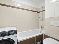 Prodej bytu 3+kk+parkovací stání, OV, 66 m2, ul. Spojovací, Milovice - Mladá - DSC04911.jpg