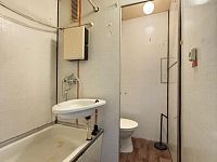 Pronájem bytu 1+1+B, OV, 38 m2, Chomutov, ulice Kundratická - 442320b3-005d-4401-bed6-c2504c482d9e