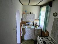 Prodej chaty na polosamotě v obci Tis u Blatna, balkon, krásná příroda - 20260717_095216
