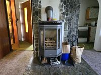 Prodej chaty na polosamotě v obci Tis u Blatna, balkon, krásná příroda - 20260717_100928