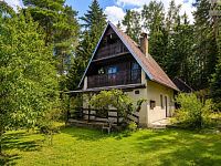 Prodej chaty na polosamotě v obci Tis u Blatna, balkon, krásná příroda